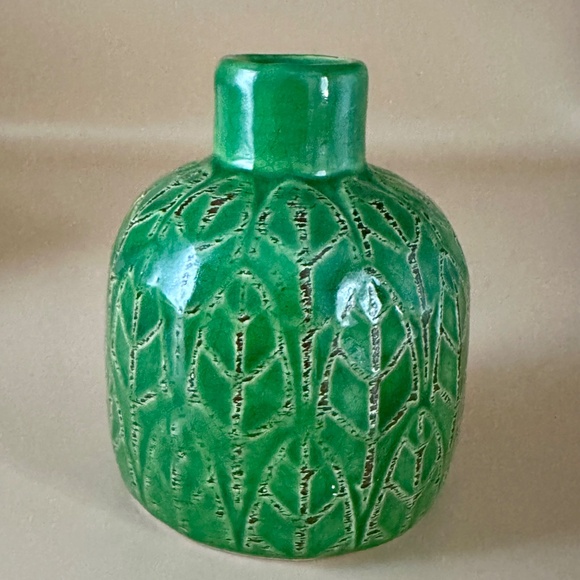 Small Green Vase and Pumpkin Decor - Picture 4 of 10